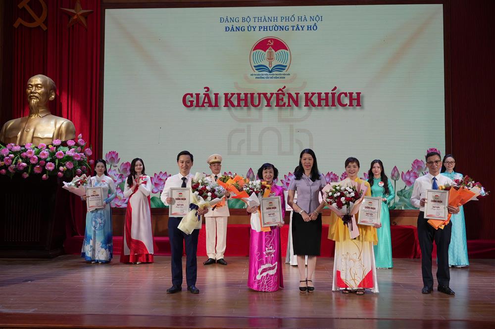 Đồng chí Lê Thị Nhự đạt giải Khuyến Khích Hội thi Báo cáo viên, tuyên truyền viên giỏi phường Tây Hồ năm 2026